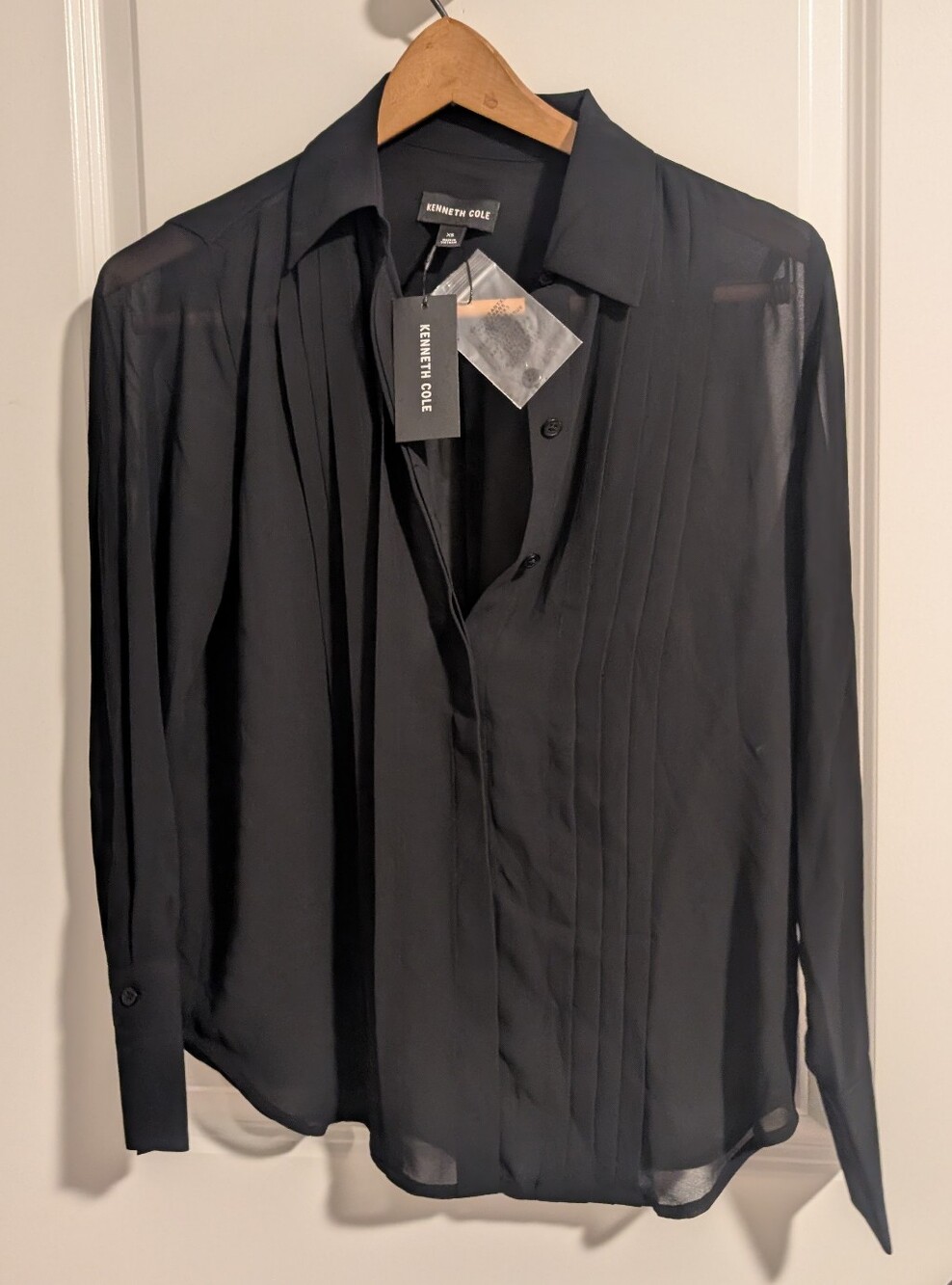 NWT Kenneth Cole Women's Pleated Long Sleeve Top - Size XS Color Black